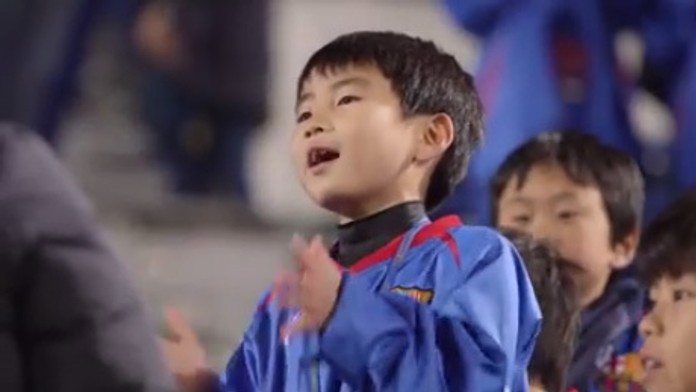 Malý japonský futbalista.