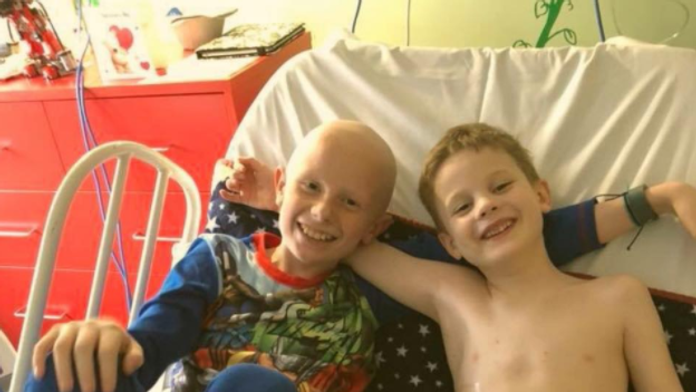 Bratia Leo (vľavo) a Oliver sa navzájom podporujú. 