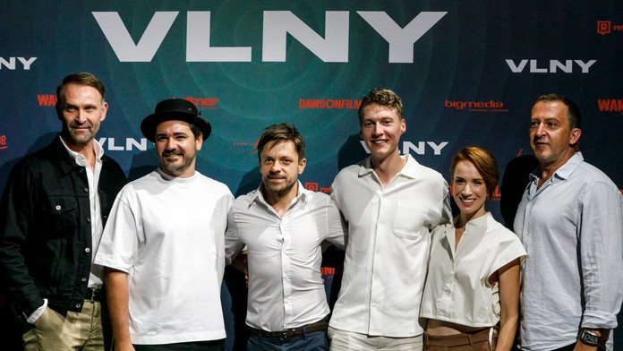 Novinárska projekcia filmu Vlny v Bratislave