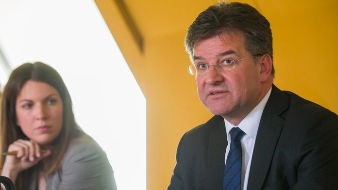 Miroslav Lajčák na zahraničnom výbore. 