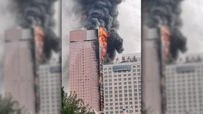 Požiar mrakodrapu v čínskom meste Čchang-ša.