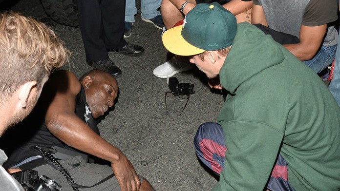 Justin Bieber zrazil fotografa