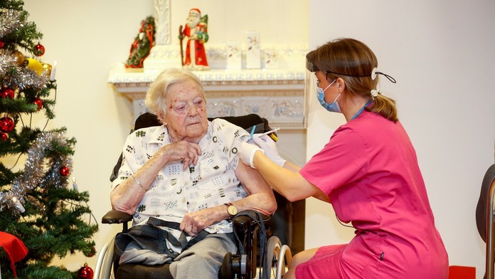 Profesor sa po očkovaní preriekol.