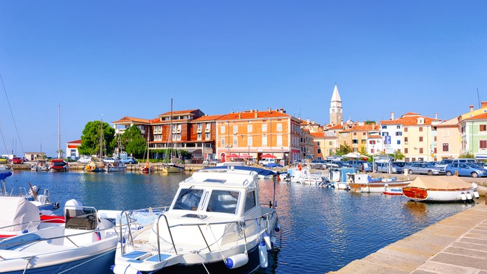 Mesto Izola v Slovinsku.