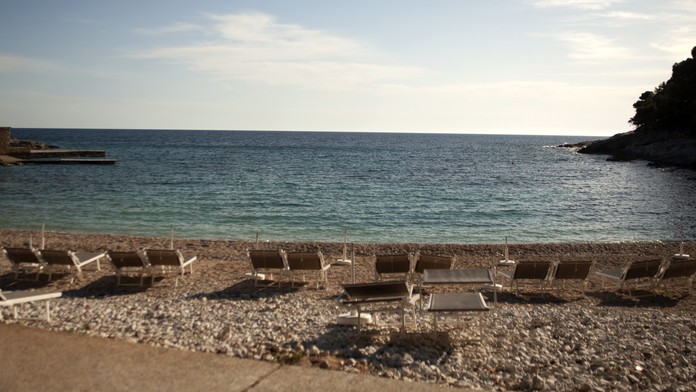 Fotky z pobrežia Chorvátska vydesili turistov. Tento rok radšej kúpanie vynechám, strachujú sa