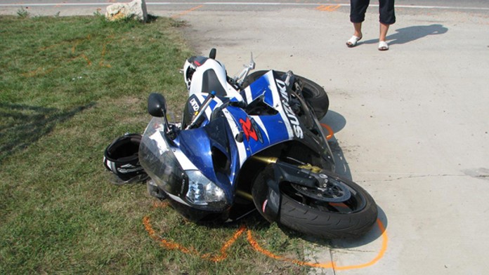 Nehoda motorkára v Seredi