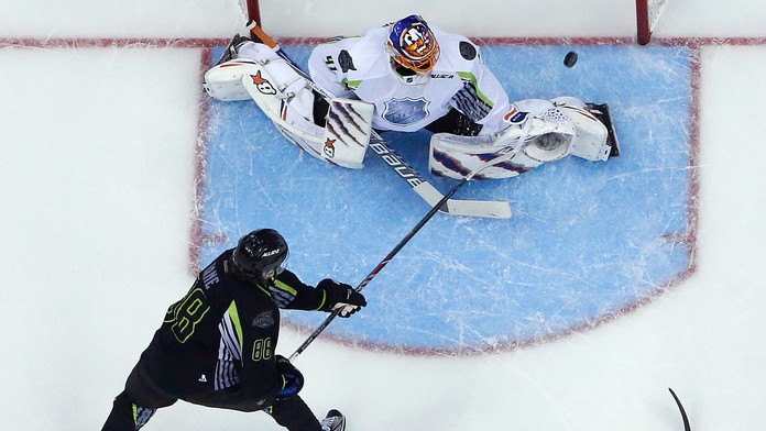 Jaroslava Haláka prekonal v tretej tretine Zápasu hviezd Patrik Kane.