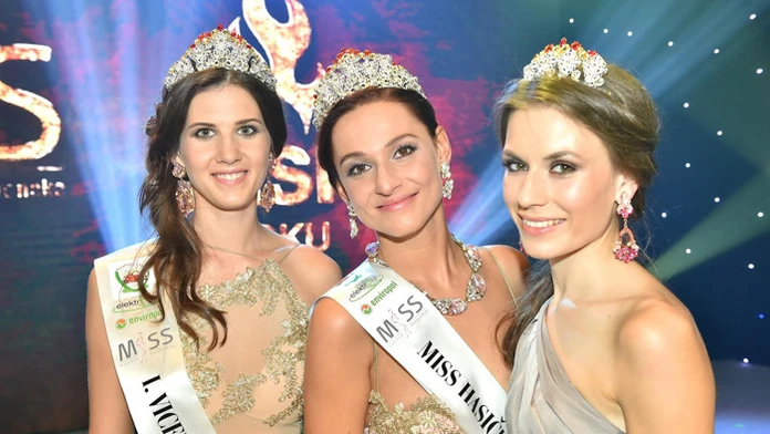 Miss Hasička - (zľava)  Miroslava Koľveková, Kateřina Müllerová a Lenka Kotulová.