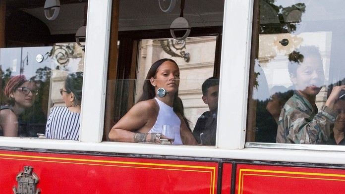 Rihanna v električke. 