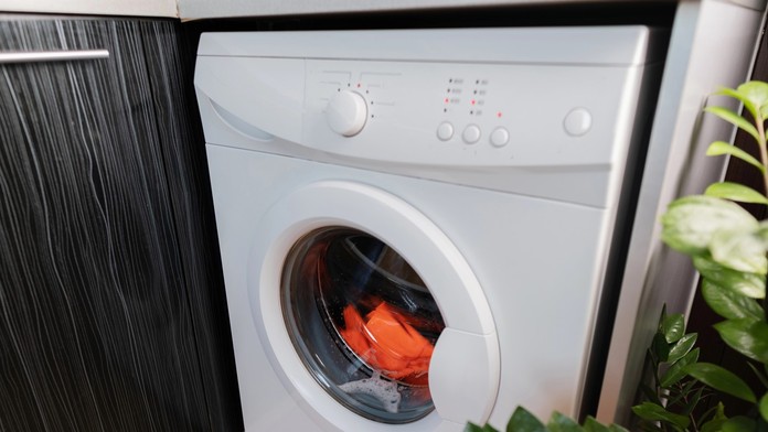 Mladík strávi roky za mrežami za znásilnenie. Usvedčiť ho pomohol neuveriteľný detail