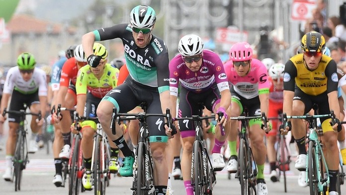 Sam Bennett z tímu Bora-Hansgrohe zvíťazil v piatkovej siedmej etape 101. ročníka pretekov Giro d'Italia..jpg