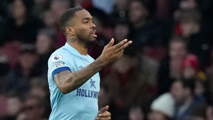 Za gól lídrovi kopa urážok. Toney opäť čelil rasizmu