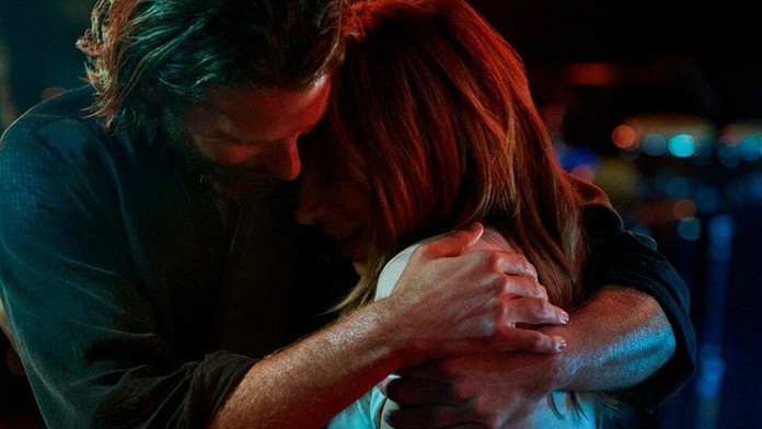Bradley Cooper a Lady Gaga vo filme A Star Is Born