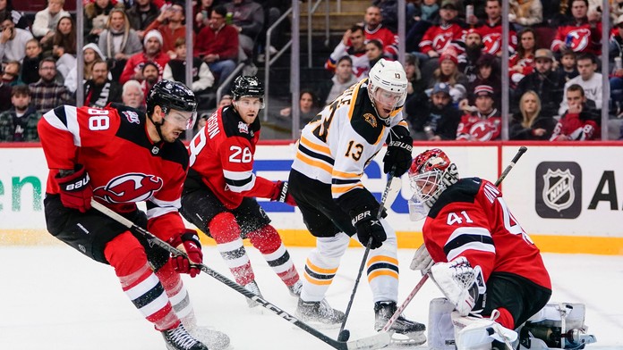 Tatar asistoval s Bostonom, na ľade sa stretli aj Černák so Slafkovským