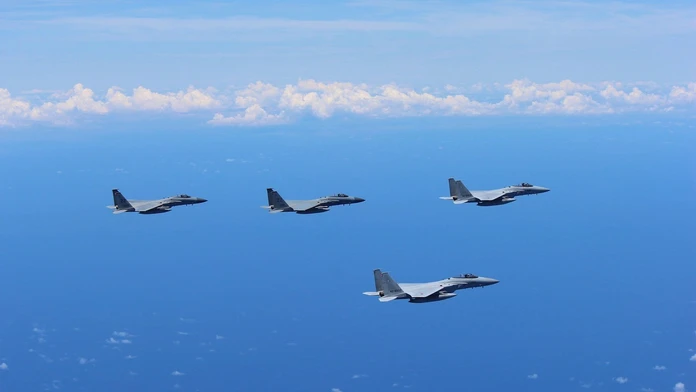 Eskalácia napätia medzi Čínou a Japonskom: Tokio vyslalo k Taiwanu po incidente s dronom stíhačky
