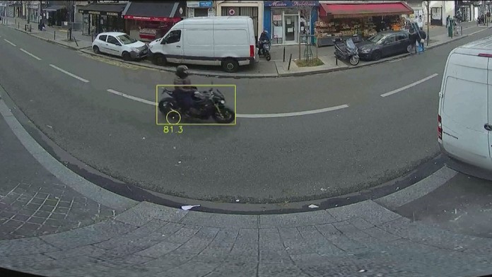 Jedno z najhlučnejších európskych miest zatúžilo po tichu. Hluční vodiči to majú zrátané