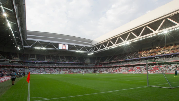 Pohľad na štadión Stade Pierre-Mauroy 7. augusta 2015 vo francúzskom Lille.