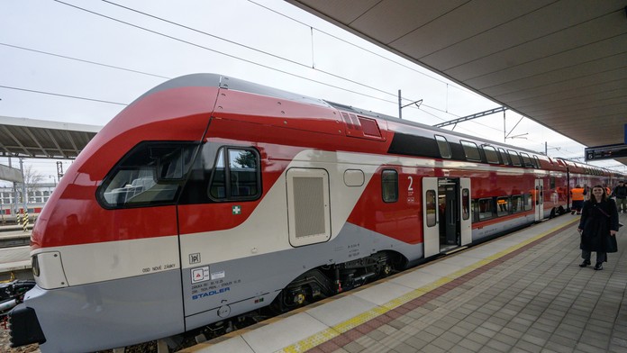 ZSSK uviedla do prevádzky tri nové veľkokapacitné vlakové súpravy