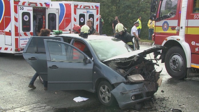 Nehoda na šmykľavej ceste.