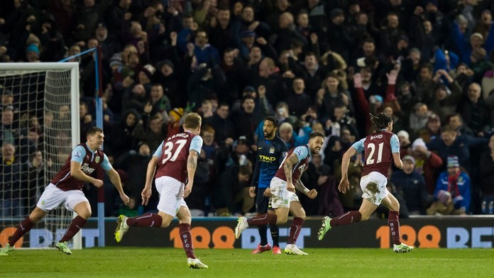 Burnley, Premiere League.