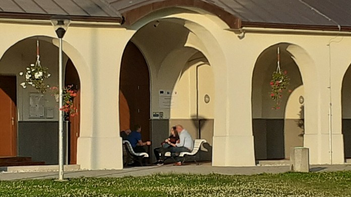 Na snímke výherkyňa počas debaty s ministrom financií v pondelok podvečer v Prešove.