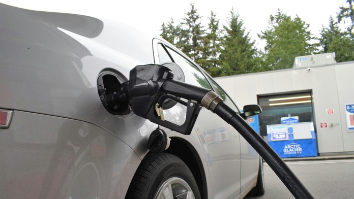 Katastrofálna zámena na pumpe: Tankovanie sa zmenilo na nočnú moru, vodičom jeden po druhom „skapali“ motory