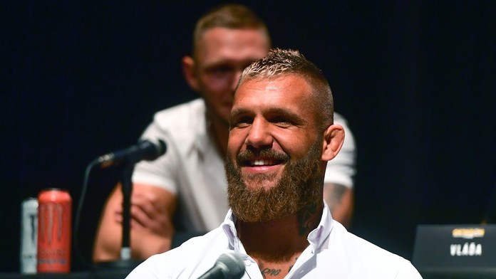 VIDEO: História sa opakuje. Krištofič šokoval pražskú O2 arénu a knokautoval Vémolu