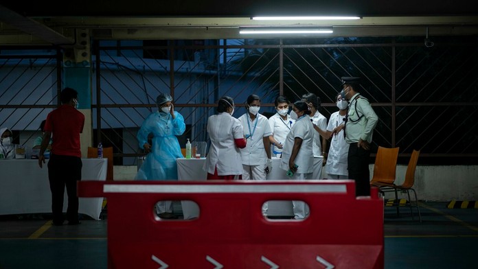 V Indii podali za deň rekordných vyše desať miliónov dávok vakcí