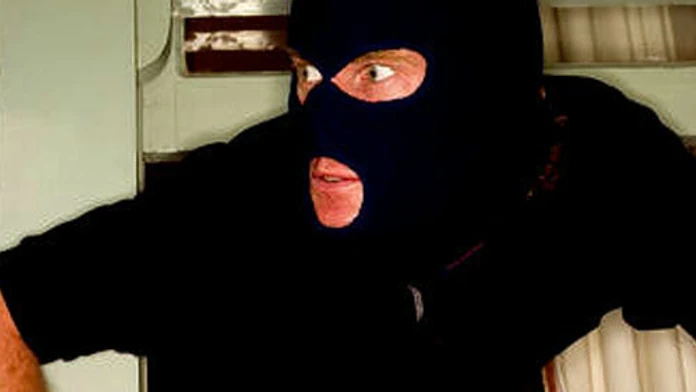 Zlodej v maske