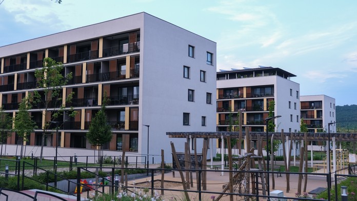 Lavína zdražovania hypoték pokračuje. Ďalšia veľká banka rázne zdvihla úrokové sadzby