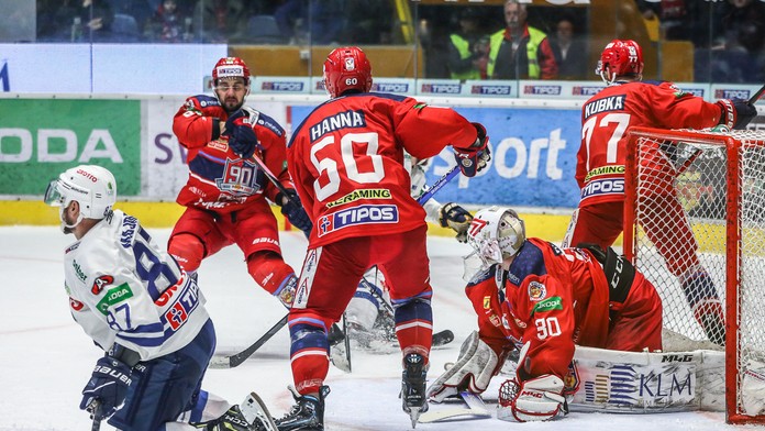 Obranca HKM Zvolen Shane Hanna v zápase proti Spišskej Novej Vsi.