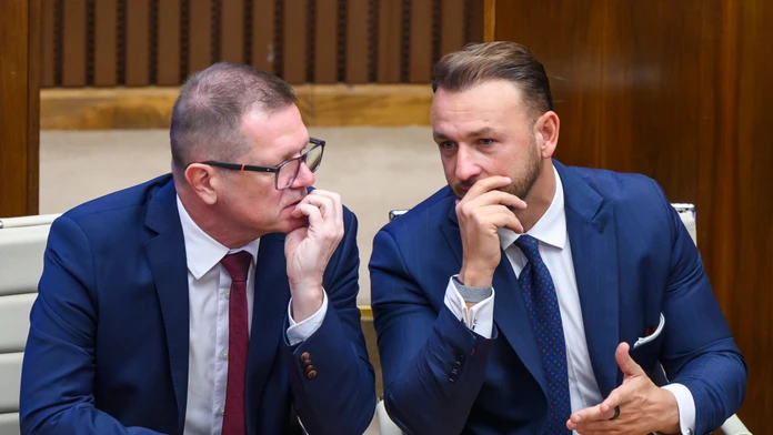 Minister vnútra Matúš Šutaj Eštok a podpredseda vlády pre plán obnovy a znalostnú ekonomiku Peter Kmec.