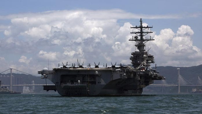 Americká lietadlová loď USS Ronald Reagan.