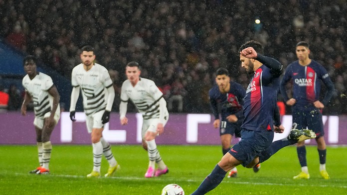 Lille si skomplikovalo boj o Ligu majstrov. PSG spasila penalta z 97. minúty