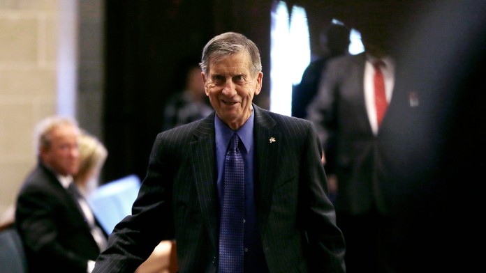 Zľava André Burakovsky a Nick Jensen z Washingtonu oslavujú gól proti NY Rangers.