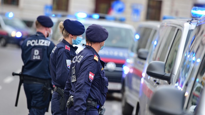 Podľa polície hrozia vo Viedni teroristické útoky. Posilňujú preto jednotky