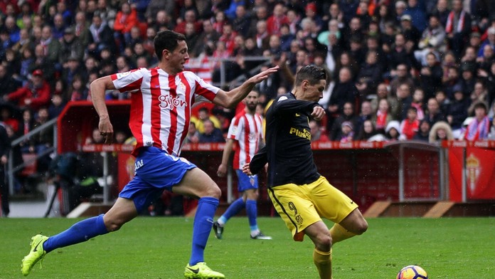 Futbalisti Atletica Madrid triumfovali v úvodnom sobotňajšom zápase 23. kola španielskej ligy na ihrisku Sportingu Gijon 4:1.