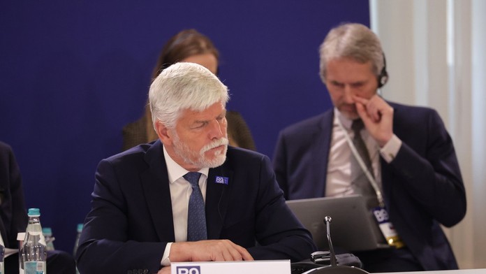 Pavel nebude súčasťou delegácie na summite NATO. Očakáva sa, že podá kompetenčnú žalobu
