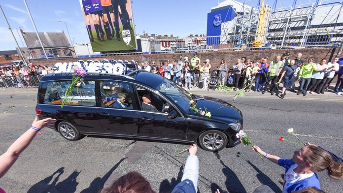 Pohreb Alfieho Evansa.