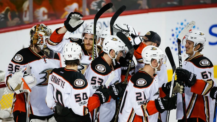 Hokejisti Anaheimu Ducks sa tešia z postupu do konferenčného finále.