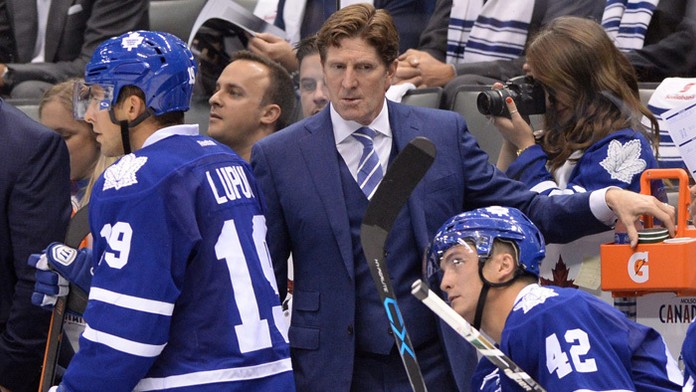 Tréner Toronta Maple Leafs Mike Babcock.