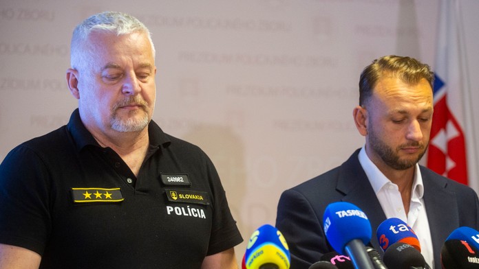 Na snímke zľava policajný prezident Ľubomír Solák a  minister vnútra SR Matúš Šutaj Eštok.