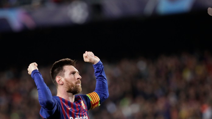 Luis Suárez z Barcelony oslavuje gól v prvom semifinále LM proti Liverpoolu.