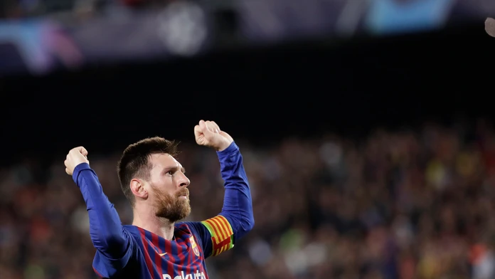Luis Suárez z Barcelony oslavuje gól v prvom semifinále LM proti Liverpoolu.
