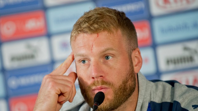 Adam Nemec počas brífingu s novinármi na ME vo Francúzsku.