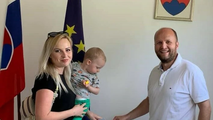 Barbara Túrosová a Jaroslav Naď počas volieb.