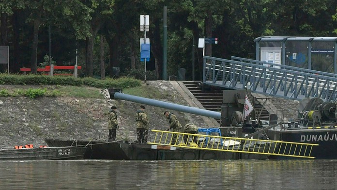 V Budapešti sa potopila výletná loď