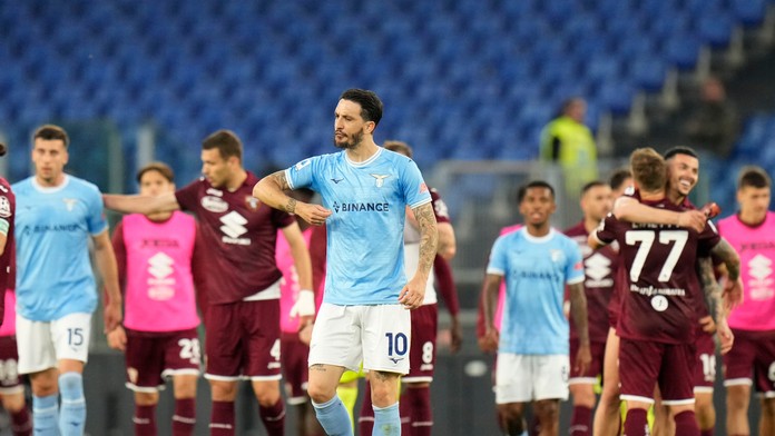 Hráč Lazia Rím Luis Alberto po prehre proti FC Turín.
