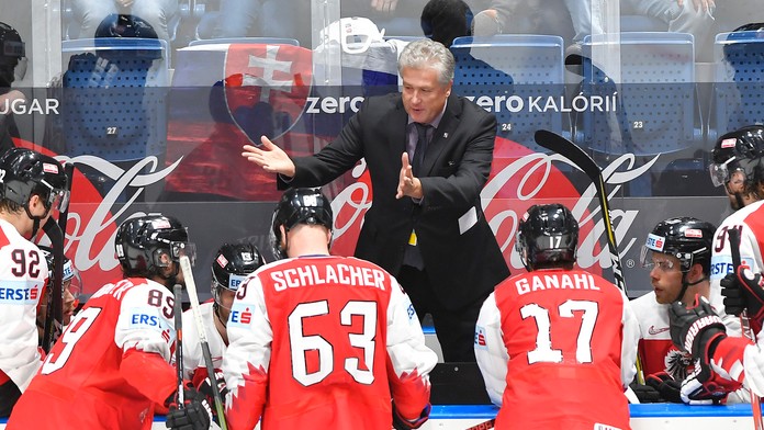 Hráči Nemecka po prehre 1:3 v zápase s USA na MS 2019.