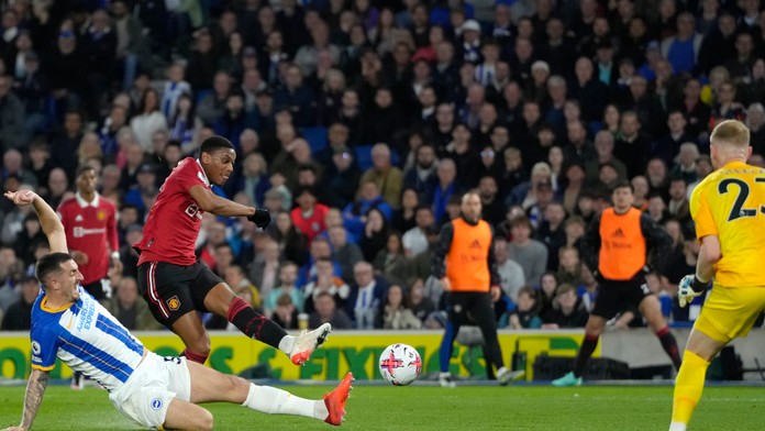 Červení diabli napokon pokľakli v závere 100-minútovej drámy. Brighton má formu ako hrom